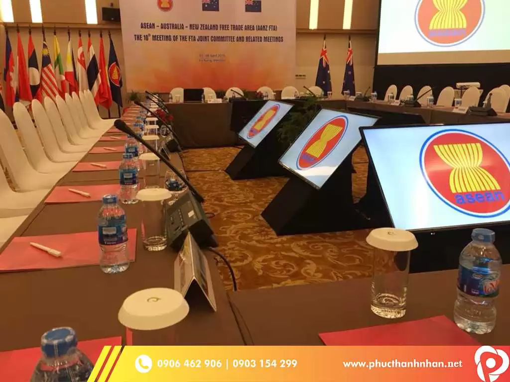 cho thuê Micro cổ ngỗng